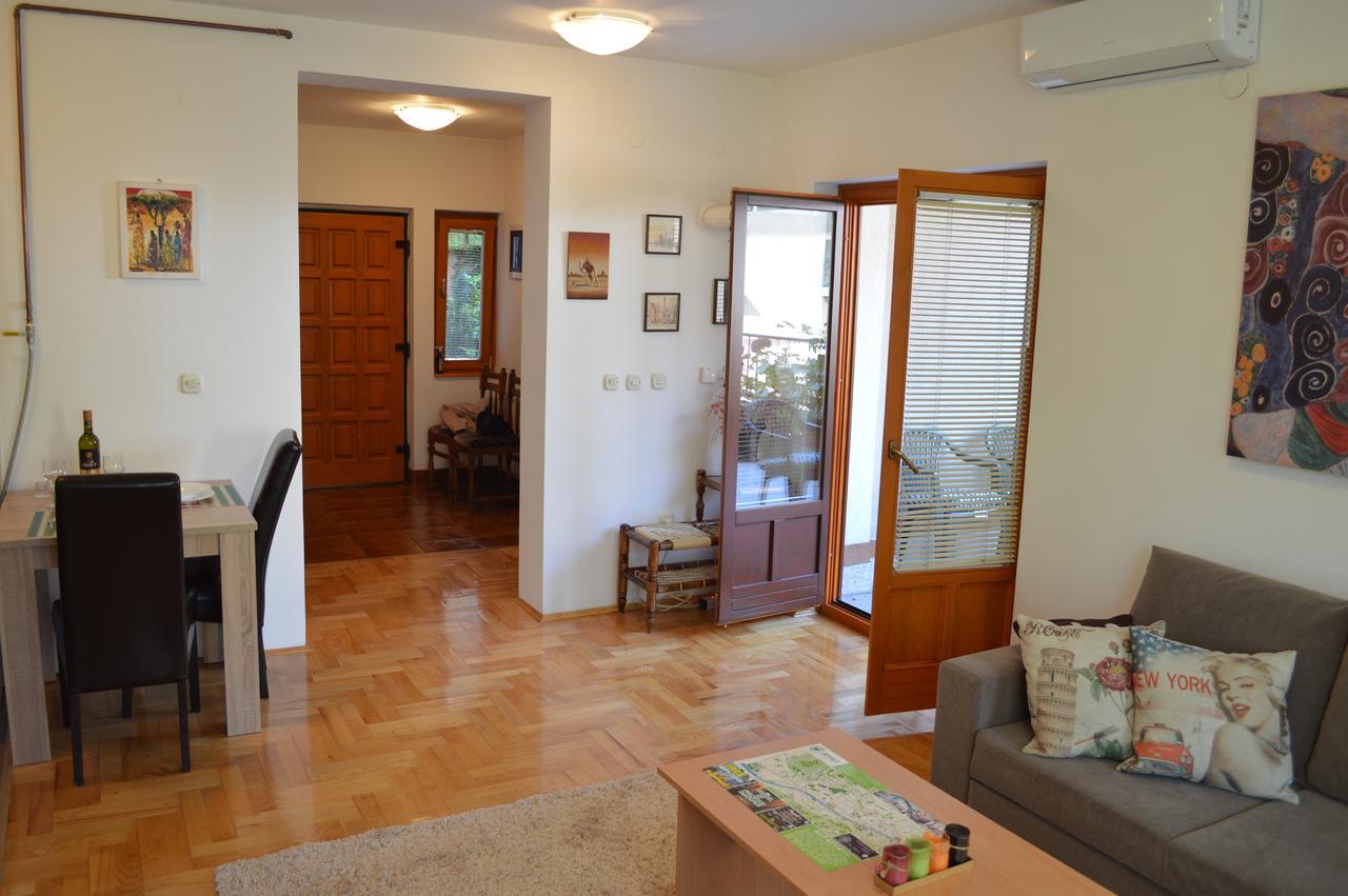 Apartman Lana Apartment *